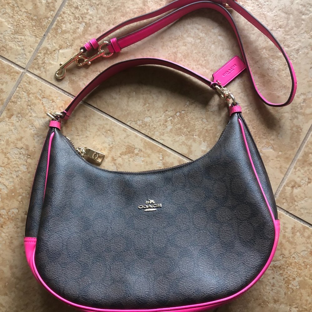 Coach East/West Harley Hobo bright Pink Signature all weather Leather sh…